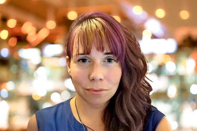 Sara Karlsson background