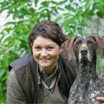 Först i världen med skogsbrandhund